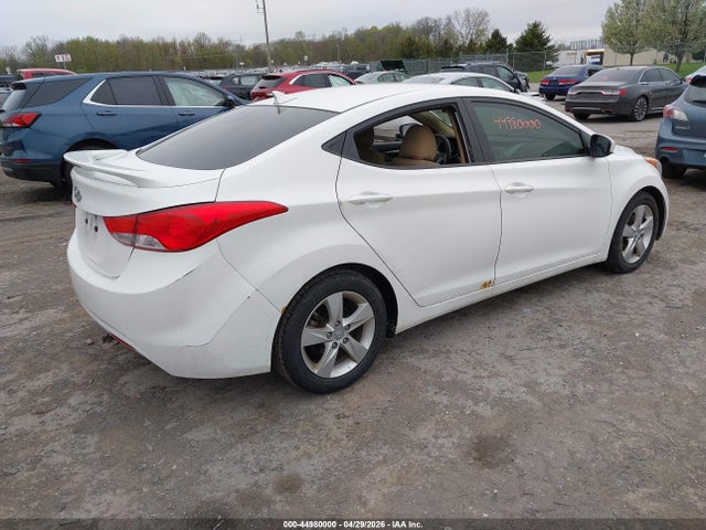 2013 Hyundai ELANTRA GLS — фото 4