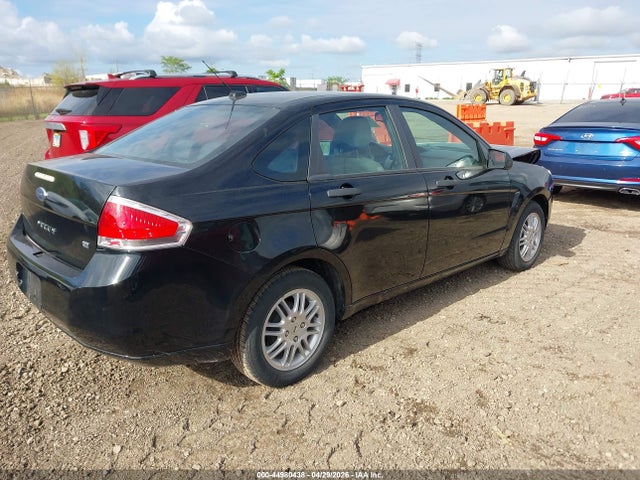 FORD FOCUS SE - 4