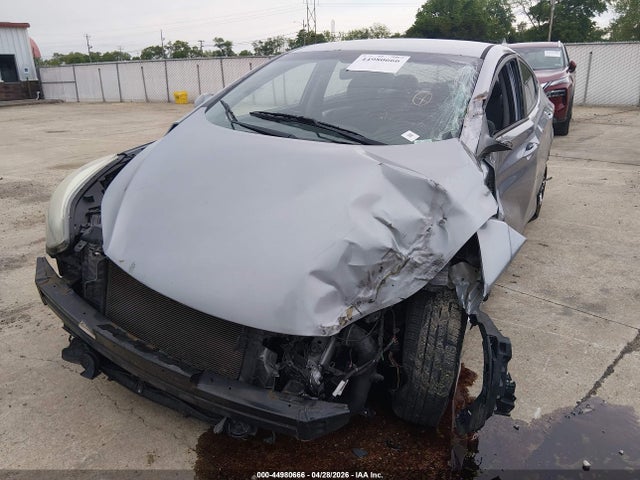 صورة 6 لـ 2016 Hyundai ELANTRA SE