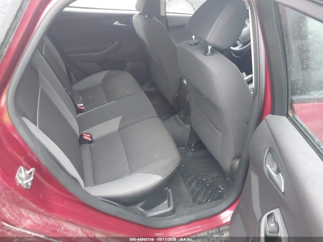FORD FOCUS SE - 8
