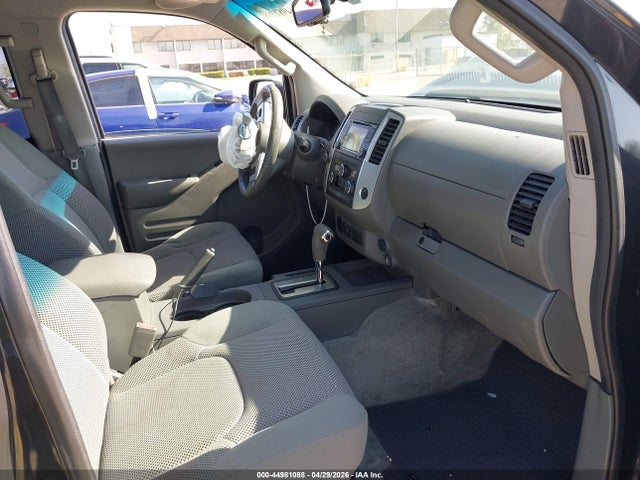 2015 Nissan FRONTIER SV — фото 5