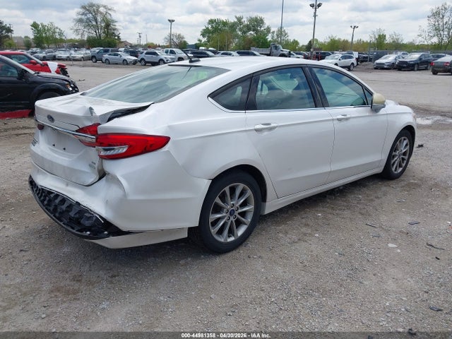 FORD FUSION SE - 4