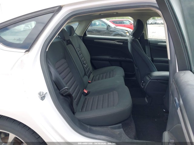 FORD FUSION SE - 8