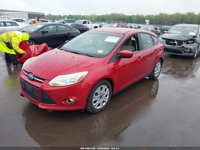 FORD FOCUS SE - 2