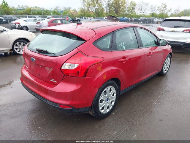 FORD FOCUS SE - 4