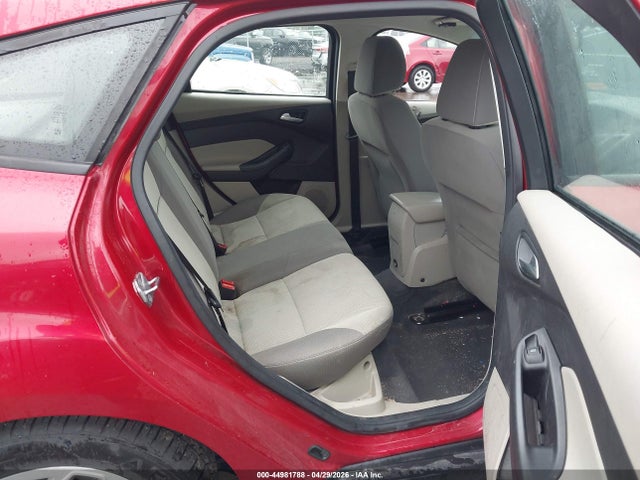 FORD FOCUS SE - 8