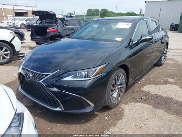 صورة 2 لـ 2024 Lexus ES 350 LUXURY