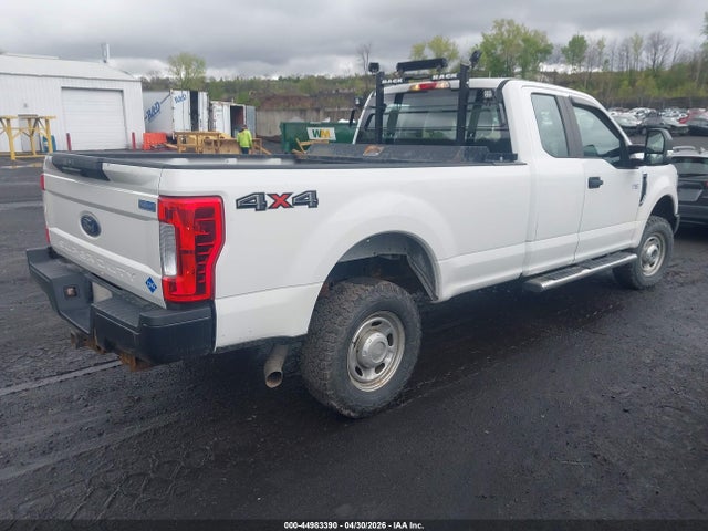 FORD F-250 XL - 4