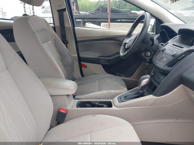 FORD FOCUS SE - 5