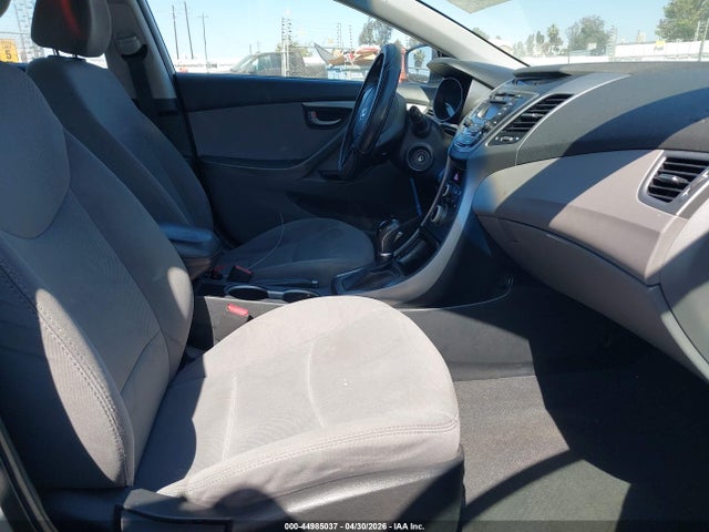 2016 Hyundai ELANTRA SE — фото 5