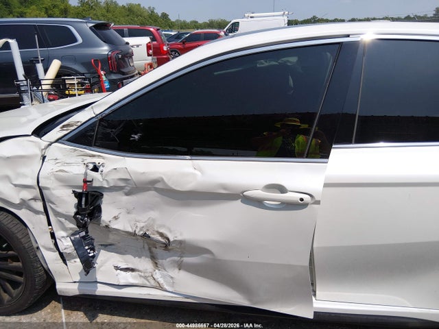 2021 Toyota CAMRY XSE V6 photo 6