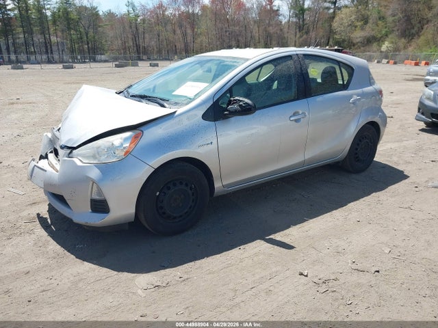 صورة 2 لـ 2014 Toyota PRIUS C ONE