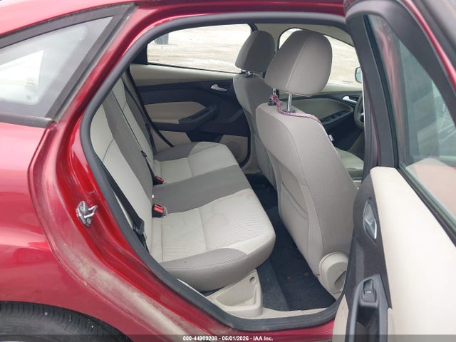 FORD FOCUS SE - 8