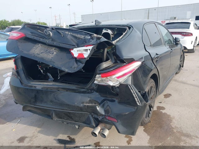 2019 Toyota CAMRY SE photo 6