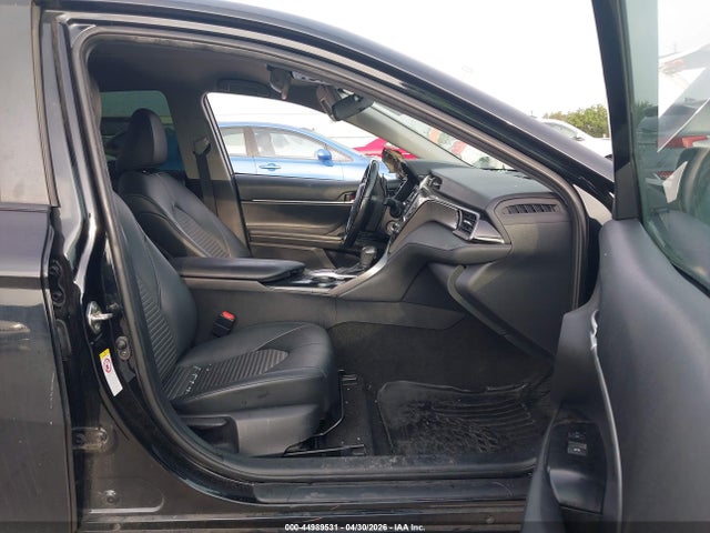 2019 Toyota CAMRY SE photo 5