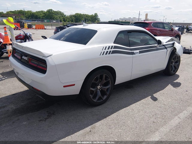 2018 Dodge CHALLENGER SXT PLUS — фото 4