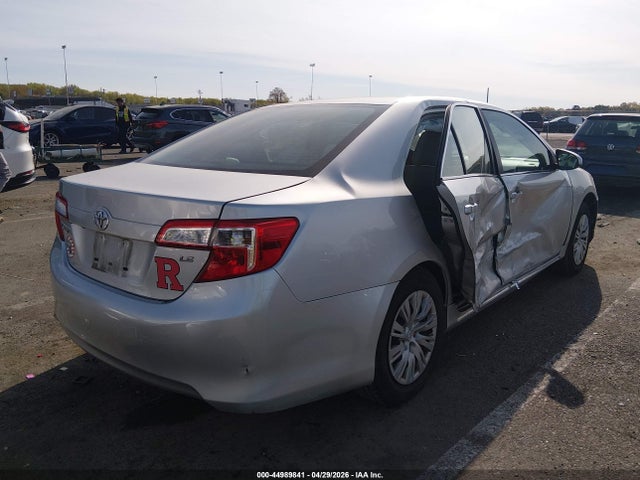 2014 Toyota CAMRY LE thumbnail 4