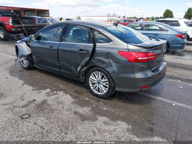 FORD FOCUS TITANIUM - 3