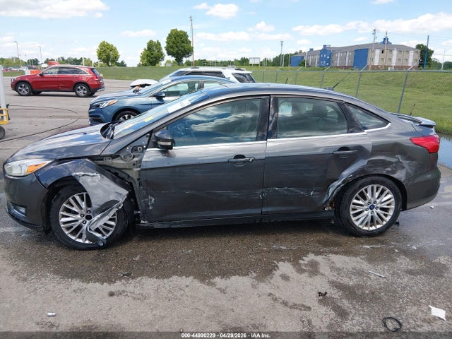 FORD FOCUS TITANIUM - 6