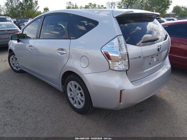 صورة 3 لـ 2013 Toyota PRIUS V THREE
