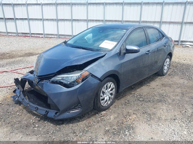 2019 Toyota COROLLA LE photo 2