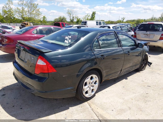 FORD FUSION SE - 4