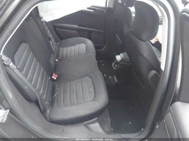 FORD FUSION SE - 8