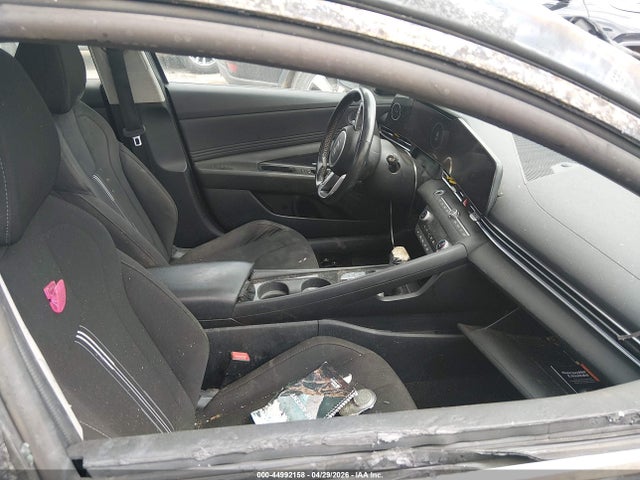 صورة 5 لـ 2024 Hyundai ELANTRA SEL