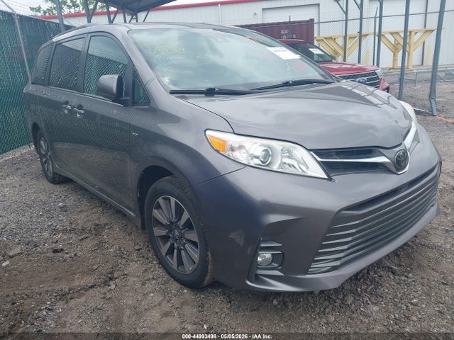 2020 TOYOTA SIENNA XLE PREMIUM