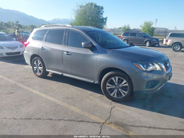 2017 NISSAN PATHFINDE SL