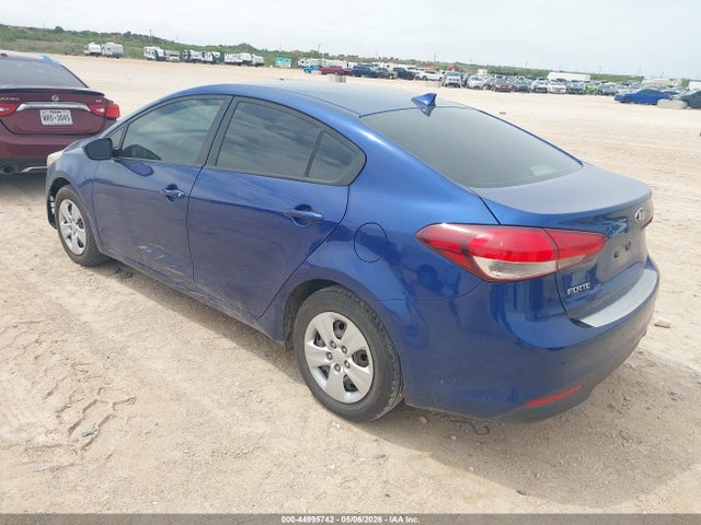 2017 KIA FORTE LX photo 3