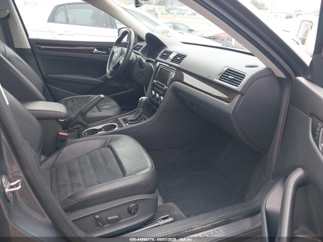 2015 Volkswagen PASSAT 3.6L V6 SEL PREMIUM — фото 5