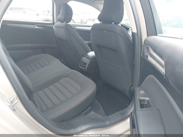 FORD FUSION SE - 8