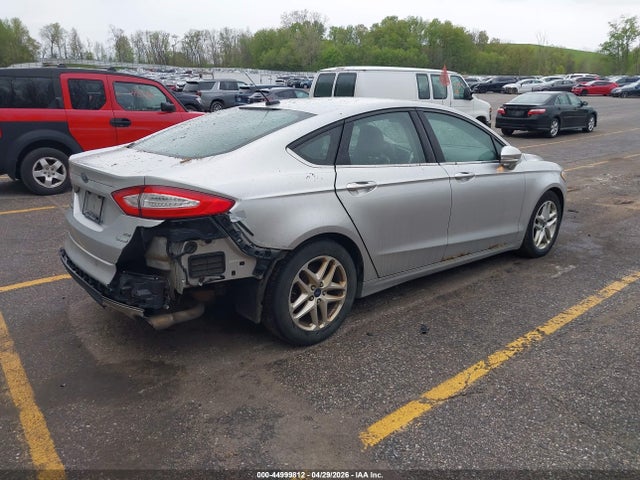 FORD FUSION SE - 4