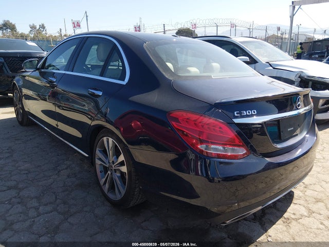 صورة 3 لـ 2018 Mercedes-BENZ C 300