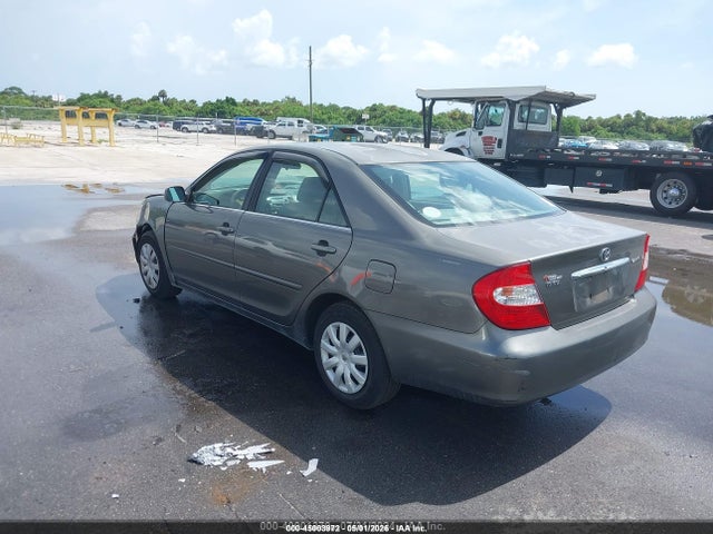 2004 Toyota CAMRY LE photo 3