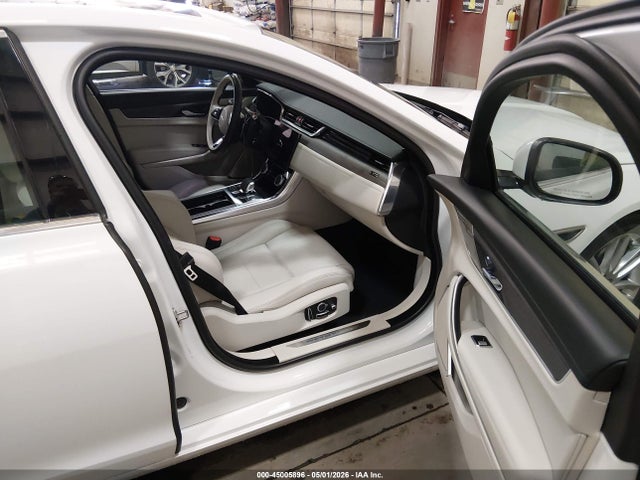 2022 Jaguar XF SE P250 RWD AUTOMATIC — фото 5