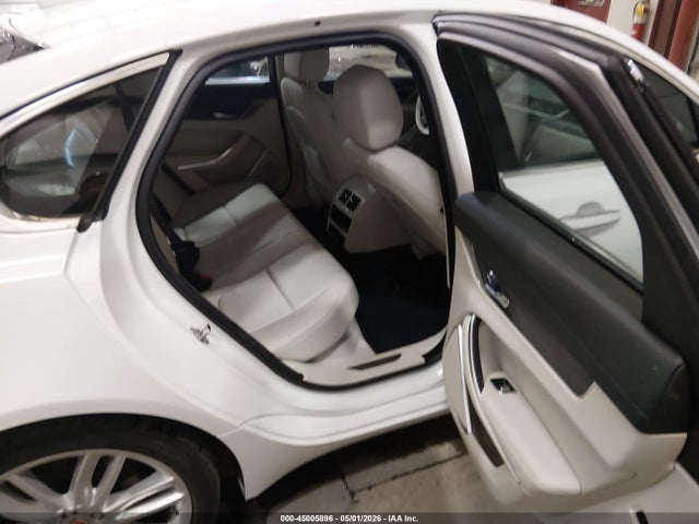 2022 Jaguar XF SE P250 RWD AUTOMATIC — фото 8