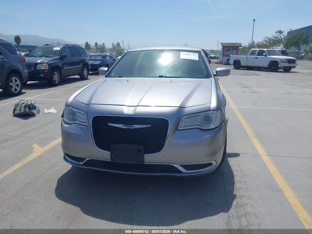 2015 Chrysler 300 LIMITED 缩略图 12