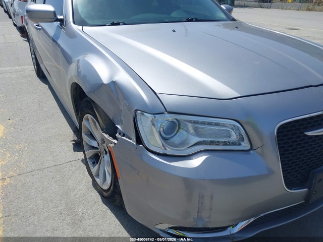 2015 Chrysler 300 LIMITED 缩略图 17