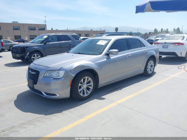 2015 Chrysler 300 LIMITED 照片 2