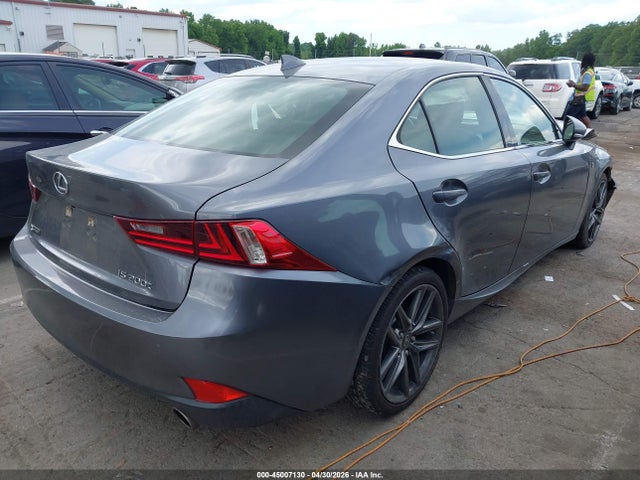 2016 Lexus IS 200T — фото 4