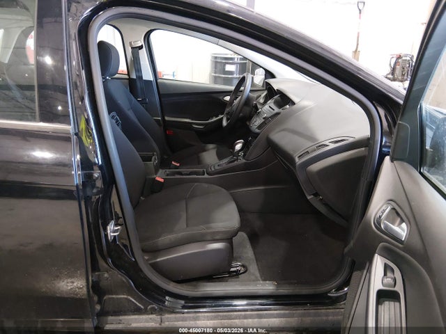 FORD FOCUS SE - 5