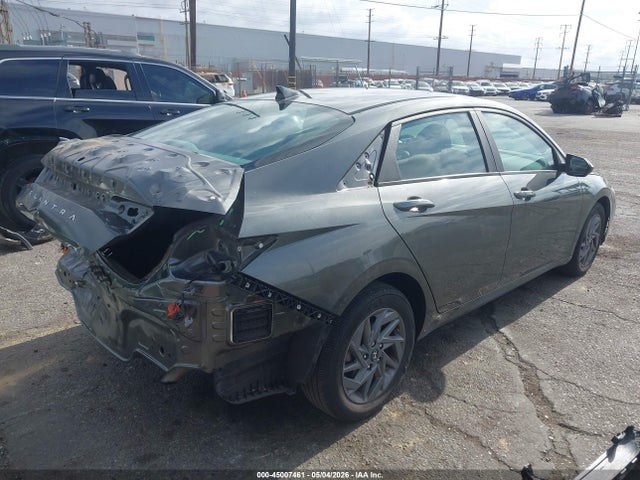 2024 Hyundai ELANTRA SEL photo 4