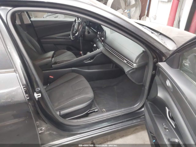 صورة 5 لـ 2021 Hyundai ELANTRA SEL