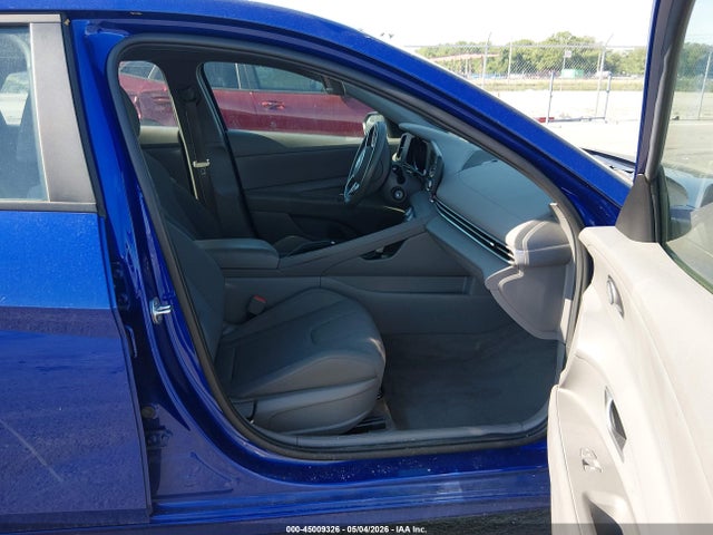 2022 Hyundai ELANTRA SE 照片 5