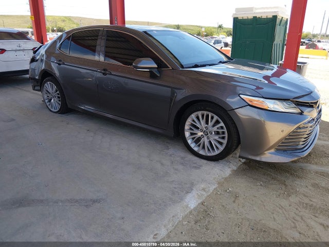 2019 TOYOTA CAMRY XLE