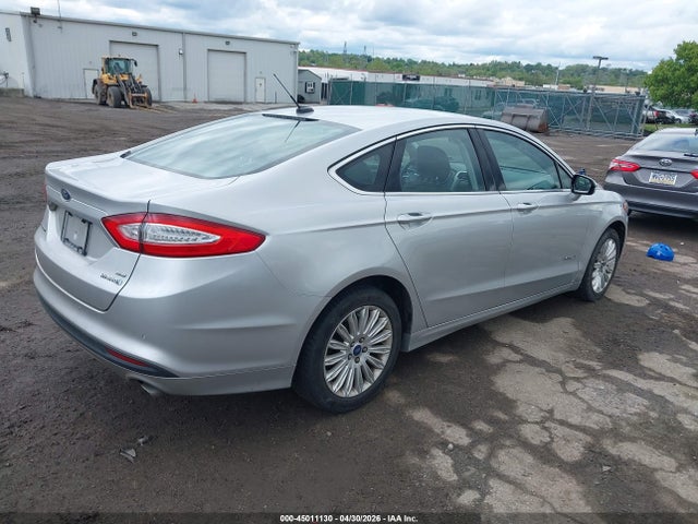 FORD FUSION HYBRID SE - 4