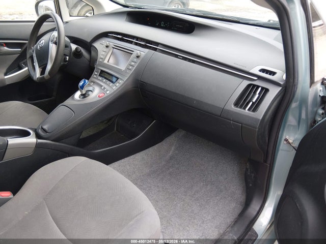 صورة 5 لـ 2014 Toyota PRIUS TWO