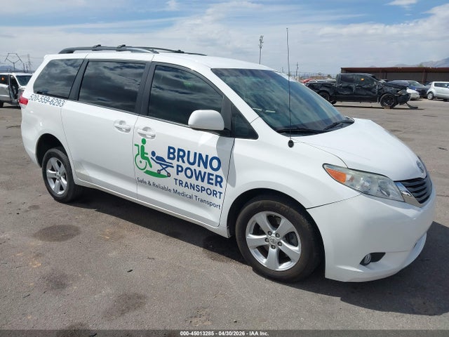 2012 TOYOTA SIENNA LE V6 8 PASSENGER